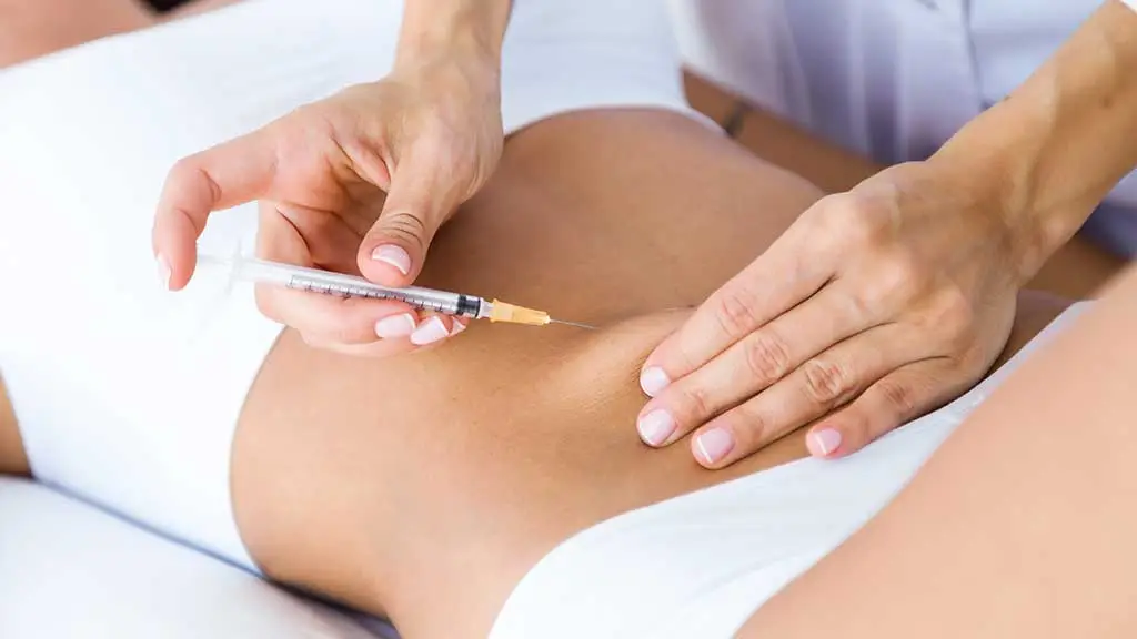 Tratamiento de mesoterapia corporal para adiposidad localizada
